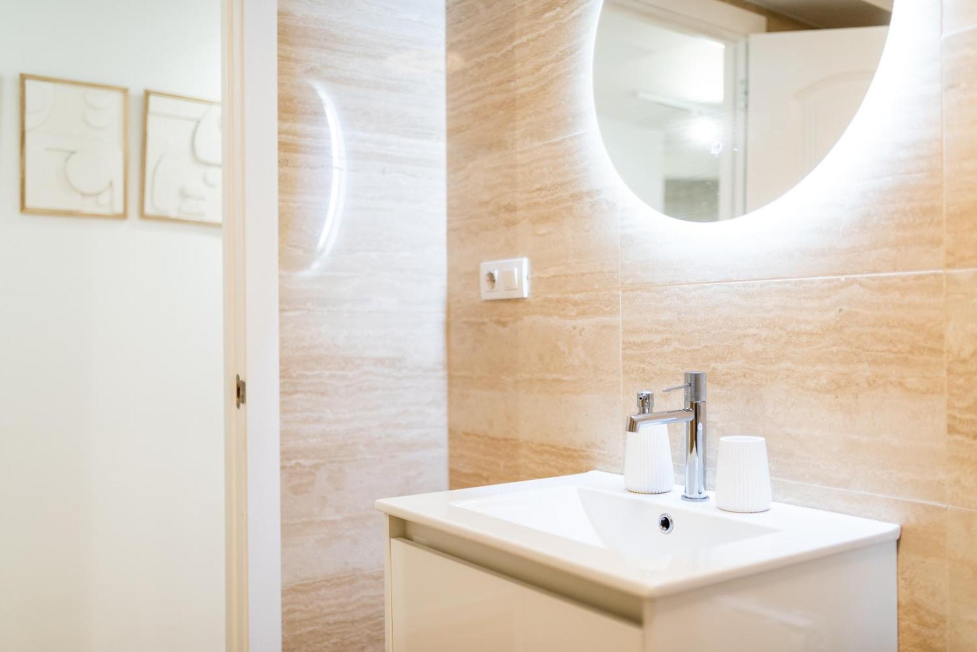 Moderno Apartamento En Granada Centro エクステリア 写真