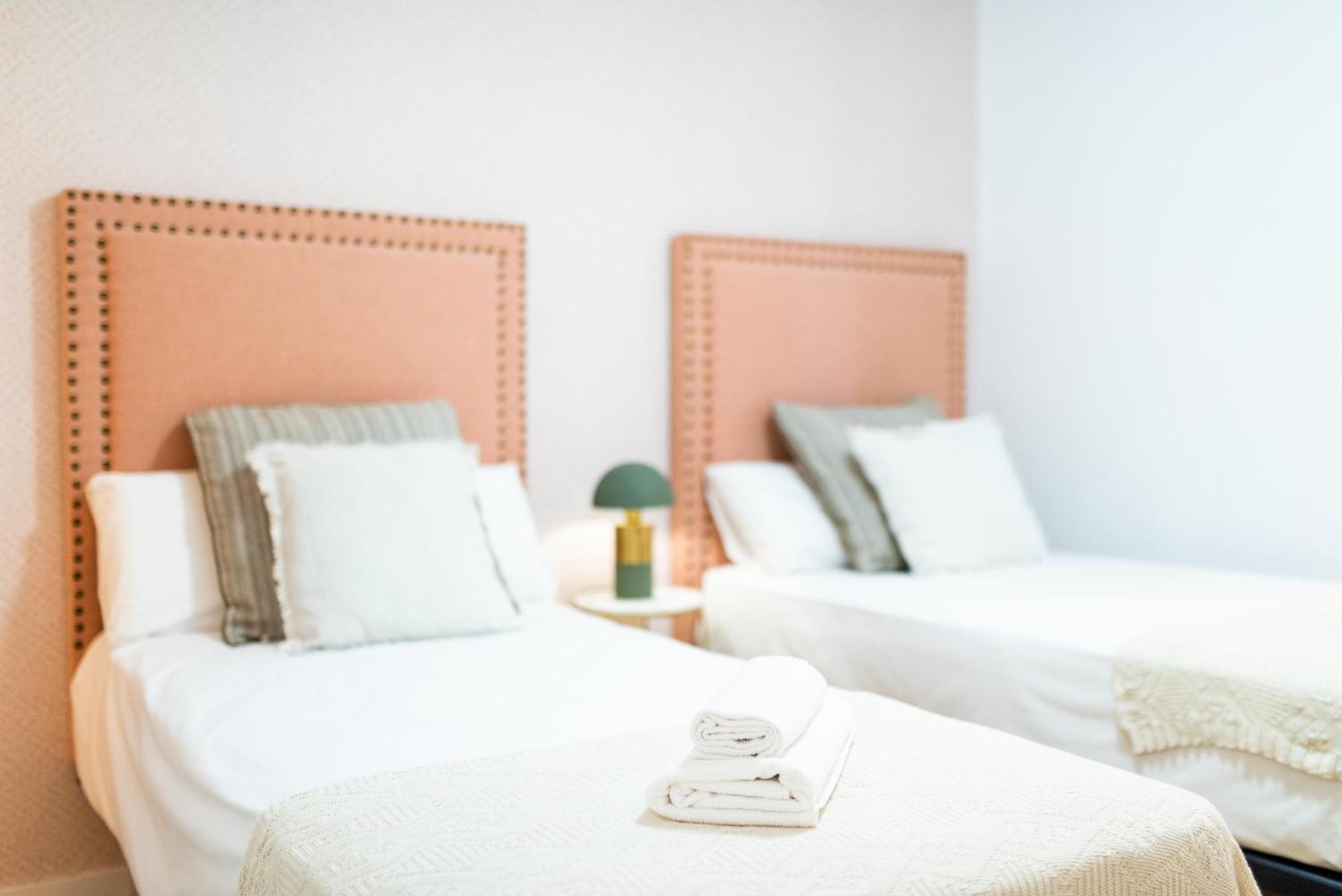 Moderno Apartamento En Granada Centro エクステリア 写真