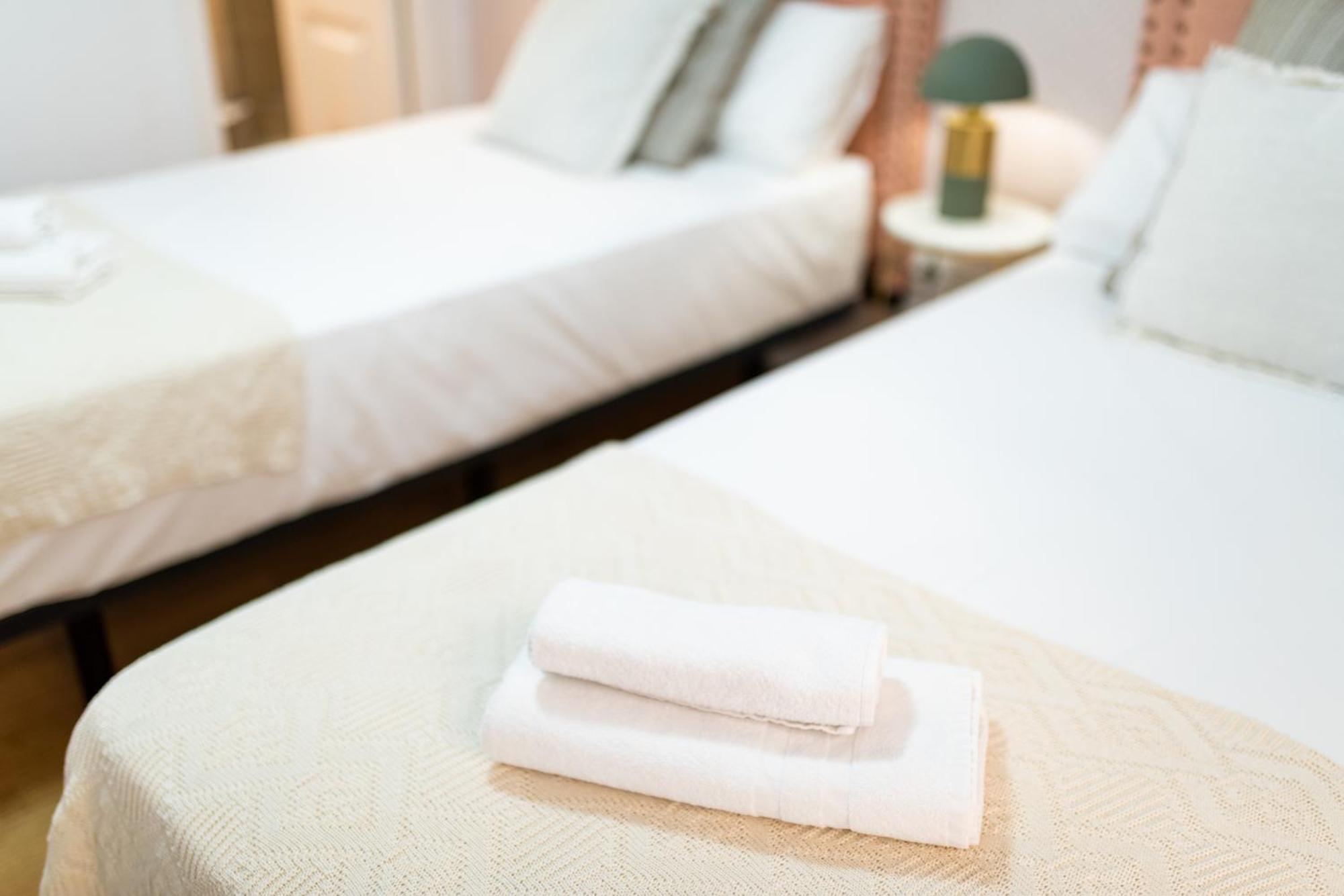 Moderno Apartamento En Granada Centro エクステリア 写真