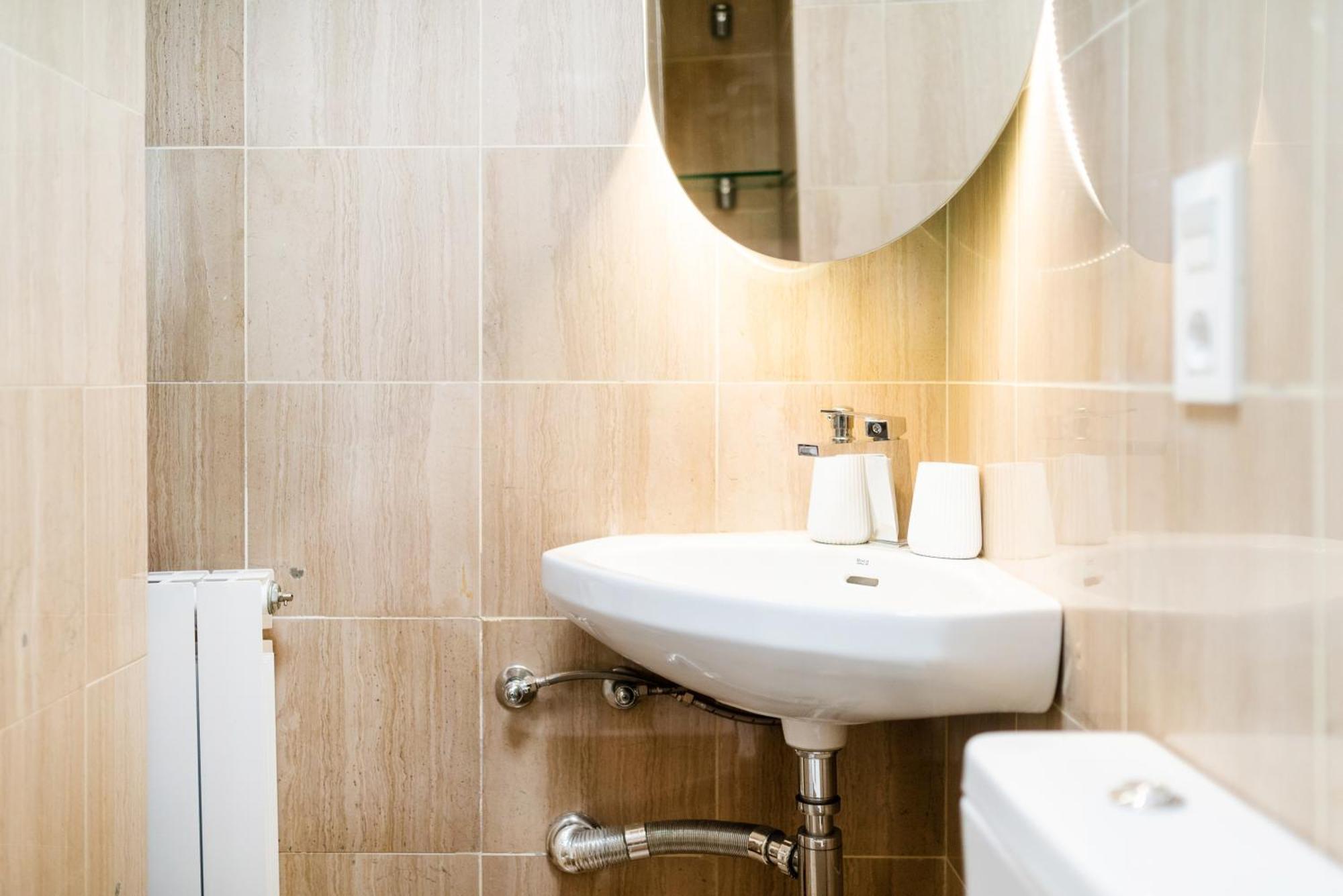 Moderno Apartamento En Granada Centro エクステリア 写真